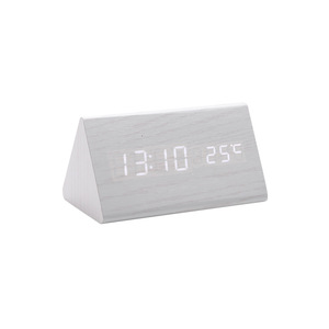 Horloges de bureau numériques en bois triangulaires intelligentes, commande vocale, horloge LED, température, horloge de table, logo OEM, décoration en bois pour la maison - Product Image 4