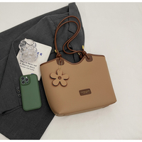 Nouveau sac à bandoulière polyvalent de grande capacité haut de gamme, sac fourre-tout simple, sac à main décontracté pour femmes, pour les trajets quotidiens