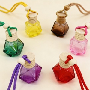 Wholesale High Quality Square Empty Air Freshener <b>Glass</b> <b>Bottle</b> Hanging Car Perfume <b>Bottle</b> <b>With</b> Wooden <b>Lid</b> - Product Image 6