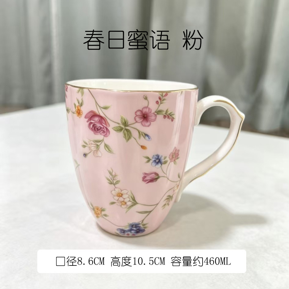 Tazza di zucca rosa miele primaverile