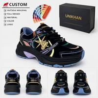 Baskets de basketball tendance et audacieuses, personnalisées en gros, multicolores, patchwork, avec logo étoile dorée, géométriques, en matériaux mixtes et design épais