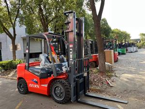 Carretilla Elevadora Diésel Usada Shanghai Heli de 5 Toneladas, Bajo Precio, Mini, de Combustión Interna, 4.5m, 3 Mástiles, AWD, Todoterreno, Hidráulica Lateral - Product Image 6