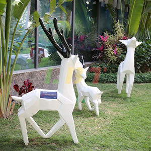 Sculpture de cerf en fibre de verre Libit, ornement de jardin extérieur personnalisé, forme animale autoportante, finition peinte - Product Image 4