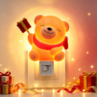 Lampe de chevet LED en résine en forme d'ours, cadeau mignon, lumière chaude, pour chambre d'enfant, décoration de la maison, vente en gros, personnalisable, lampe cadeau