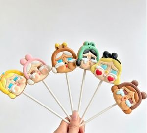 Cry Baby Biscuits givrés Collations à la mode en forme de dessin animé mignon Faveurs de fête de mariage Cadeaux de boulangerie personnalisés Approvisionnement en gros en vrac - Product Image 1