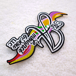 Chất lượng hàng đầu Châu Âu và mỹ phong cách tự dính vá Tùy chỉnh màu sắc tương phản Đề án thư thêu vá - Product Image 3