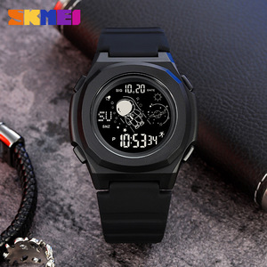 Skmei Kids Digital Watch Black Gold Astronaut Design Luminous Date Week Display Silicone Strap Electronic Movement - Product Image 4