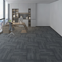 Dalles de moquette de luxe modernes en nylon 50x50 à boucles amorties pour bureaux, maisons, salles à manger, hôtels et terrains de golf – Performances acoustiques optimales