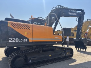 Pelle hydraulique sur chenilles de 22 tonnes pour la construction de bâtiments et les travaux routiers Excavatrice Hyundai R220LC 9S d'occasion à haut rendement - Product Image 6