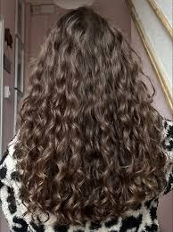 Lot de cheveux bouclés non lavés de 14 pouces, les plus vendus, pour coiffure en salon et usage quotidien beauté et mode, disponible à la vente - Product Image 4
