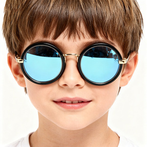 Lunettes de soleil pour enfants à monture ronde minimaliste, verres PC UV400, protection solaire unisexe pour les sorties et la conduite - Product Image 1