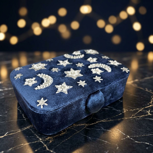 Boîte de rangement luxueuse bleu marine en peluche brodée avec un motif lune et étoile, boîte cadeau exquise pour la décoration de la maison, boîte pour l'Aïd Ramadan - Product Image 1