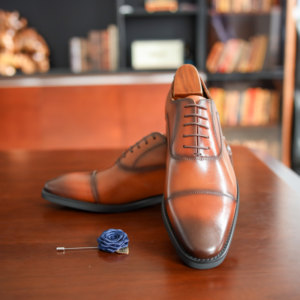 Chaussures en cuir pour hommes, mocassins formels d'affaires à enfiler, en cuir pleine fleur, construction en trois parties, style britannique, chaussures de mariage - Product Image 3