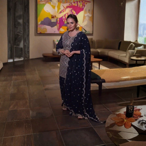 Conjunto de top y pantalón palazzo de diseño Georgette con lentejuelas, tallas 38 a 44 con margen de 3XL, completamente cosido, traje indio para bodas y fiestas. - Product Image 1