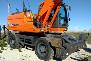 Excavatrice sur chenilles DEVELON DX190W de 18,8 tonnes avec moteur/pompe de 121000W pour la réparation des routes municipales, la pose de canalisations et les travaux de terrassement urbain - Product Image 2