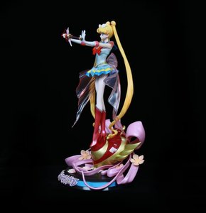 Statuetta di <span class=keywords><strong>Sailor</strong></span> <span class=keywords><strong>Moon</strong></span> Tsukino Usagi Alta 35 Cm con Luce LED e Base ad Ali di Cuore, Collezione <span class=keywords><strong>Anime</strong></span> Classica per Arredamento Casa - Product Image 4