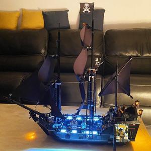 Modelo de Barco Pirata <span class=keywords><strong>del</strong></span> <span class=keywords><strong>Caribe</strong></span> <span class=keywords><strong>Perla</strong></span> <span class=keywords><strong>Negra</strong></span>, Juguete de Ensamblaje, Bloques de Construcción de Veleros, Regalo para Niños - Product Image 3