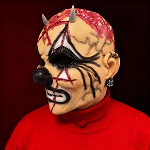 Masque de démon clown en latex pour Halloween - Crâne à pointes, veines sanguines, nez noir, visage souriant, surface rugueuse, masque intégral - Product Image 4