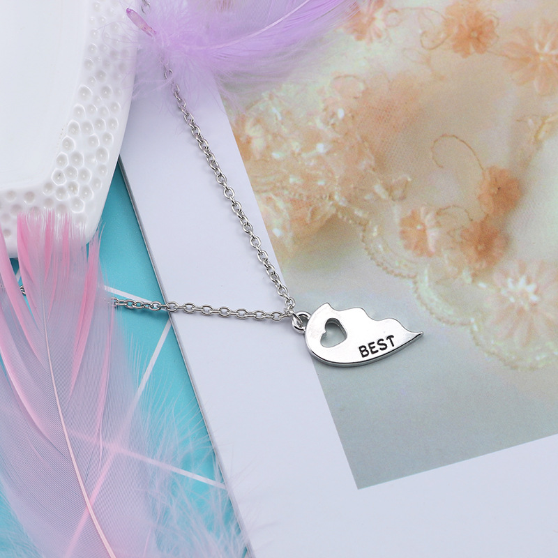 LIU JUN Weirdo - Collana con ciondolo a forma di cuore, in