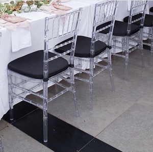 <span class=keywords><strong>Sillas</strong></span> <span class=keywords><strong>de</strong></span> boda Chiavari <span class=keywords><strong>de</strong></span> cristal transparente <span class=keywords><strong>de</strong></span> resina con cojín, para banquete, Chivari - Product Image 1