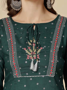Kurta de verano para mujer, de viscosa y rayón, con estampado étnico verde, cuello con lazo, corte regular, con pantalones, a precio de mayoreo. - Product Image 6