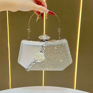 Bolsos de Noche con Flores de Cristal y Pedrería 2026, Bolso de Mano con Correa de Cadena para Mujer, para Bodas y Fiestas, Bolsos de Lujo para Mujer - Product Image 2