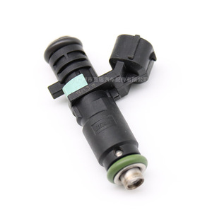 Inyector de Combustible D154001694 para Reemplazo Automotriz, Material Plástico - Product Image 1