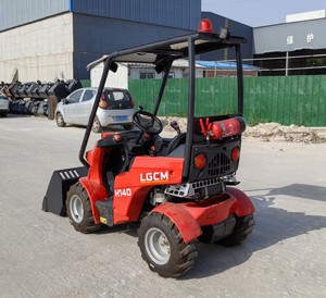 Chargeurs sur pneus miniatures chinois HAIJU à vendre, capacité de levage 500 kg, poids total 700 kg, chargeur sur pneus de Chine pour la ferme et les pâturages - Product Image 5