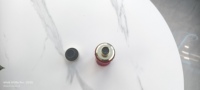Flacon d'essence en verre cannelé transparent rouge de 100 ml, emballage cosmétique personnalisé en verre pour crème de soin avec bouchon à vis