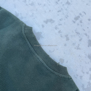 T-shirts décontractés surdimensionnés à impression numérique personnalisée, t-shirt en tricot gaufré vert foncé vintage à manches longues pour hommes - Product Image 4