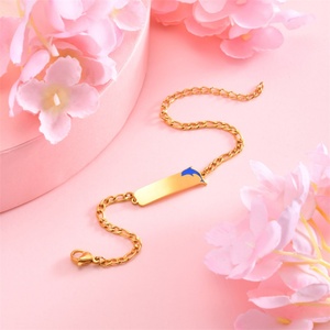 Pulsera de Cadena Figaro de Acero Inoxidable con Barra Cuadrada y Dije de Delfín Esmaltado, Joyería Fina de Moda para Mujer - Product Image 5