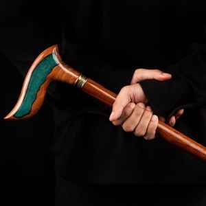 Materiales de Resina y Madera de Primera Calidad que Brindan Durabilidad Prolongada en la Resina Artesanal, Bastón de Resina y Madera para Caminar - Product Image 1