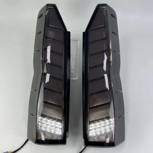 Feux arrière de voiture DK Motion, dernière génération, pour Toyota HIACE série 300, 2009-2022, LED, avec <span class=keywords><strong>film</strong></span> de réflexion réel et homologation Emark. - Product Image 2