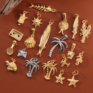 Mini Chic |   Ciondoli <span class=keywords><strong>in</strong></span> Acciaio Inossidabile Placcato Oro PVD 18K con Smalto |   Portafoglio impermeabile a forma di ferro di cavallo, per fotocamera, occhiali da sole, passaporto e cuore - Product Image 4