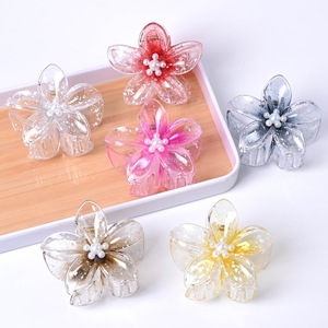 Venta al por mayor de pinzas para el pelo de las mujeres accesorios Hawaii dulce colorido brillo Clips transparente pequeña flor de plástico pinza para el pelo - Product Image 1