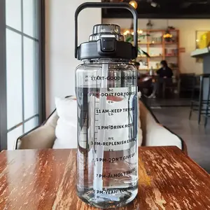 Taza de agua cuadrada de nuevo diseño, botella creativa a prueba de fugas para exteriores de 480ML con asa de cuerda