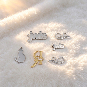 Etiquetas de Marca Personalizadas en Acero Inoxidable, Placas de Identificación Metálicas para Bolsos Hechos a Mano, Sombreros, Chaquetas y Ropa - Product Image 3