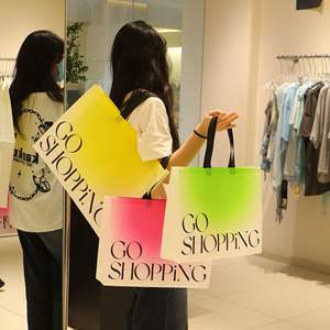 Sacs non tissés en tissu personnalisés Sacs d'épicerie réutilisables Sacs non tissés Boutique de cadeaux pour la promotion - Product Image 1