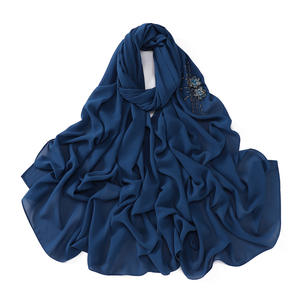 2024 nuevo lujo hecho a mano <span class=keywords><strong>Malus</strong></span> <span class=keywords><strong>Spectabilis</strong></span> 70*180cm perla gasa con cuentas Hijab diseñador Hijab con cuentas para mujeres musulmanas - Product Image 5