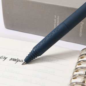 Juego de Bolígrafos de Gel de Plástico en Colores Morandi Azul y Rojo, 6 Colores, Punta Fina de 0.7mm, Escritura Suave, Baja Saturación, Estética Avanzada - Product Image 6