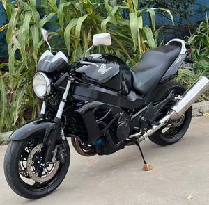 Hondaa CB1100 Naked |   1100 cm³ 4 cylindres |   Faible kilométrage |   Objet de collection rare 180 km/h - Product Image 1
