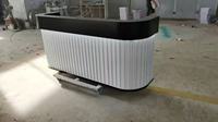 Comptoir de réception moderne personnalisé en acier inoxydable argenté avec éclairage LED pour salon de beauté, spa, bureau, bar