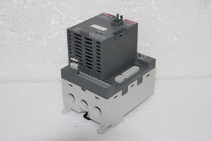 1SAJ530000R1100 UMC1003 UC ตัวควบคุมมอเตอร์อัจฉริยะ 110240 V ACDC PLC - Product Image 3