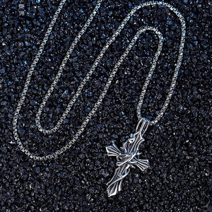 Collier pendentif en cuivre personnalisé punk hip-hop unisexe en acier inoxydable avec croix d'épines vintage Oracle d'Europe et d'Amérique - Product Image 2