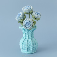 Décoration de bureau à domicile : Plante en pot artificielle en fil crocheté, rose tricotée à la main