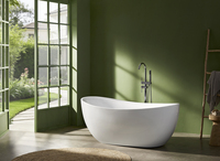 Baignoire autoportante en acrylique ovale moderne à dossier haut avec ensemble d'accessoires de salle de bain pour maison, hôtel, villa
