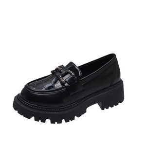 รองเท้าหนังส้นหนาประดับเพชรพลอยสำหรับผู้หญิง รุ่นใหม่ล่าสุดสำหรับฤดูใบไม้ร่วง สไตล์อังกฤษ พื้นหนา ไซส์ใหญ่ - Product Image 1