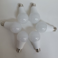 Ampoule LED A19 à intensité variable sans scintillement ETL FCC AC120V 7W 8W 9W 2700K 6500K Température de couleur réglable Ampoule LED