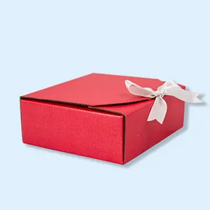 과자와 사랑스러운 선물 포장 종이 상자 특수 다이 커팅 골판지 팩 리본 클로저가있는 접이식 포장 상자