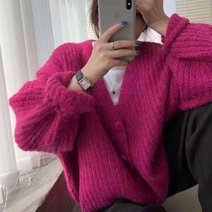 Pull personnalisé en <span class=keywords><strong>mohair</strong></span> manteau <span class=keywords><strong>noir</strong></span> pour femmes pull de haute qualité tricoté par ordinateur <span class=keywords><strong>cardigan</strong></span> à manches longues et à simple boutonnage - Product Image 3